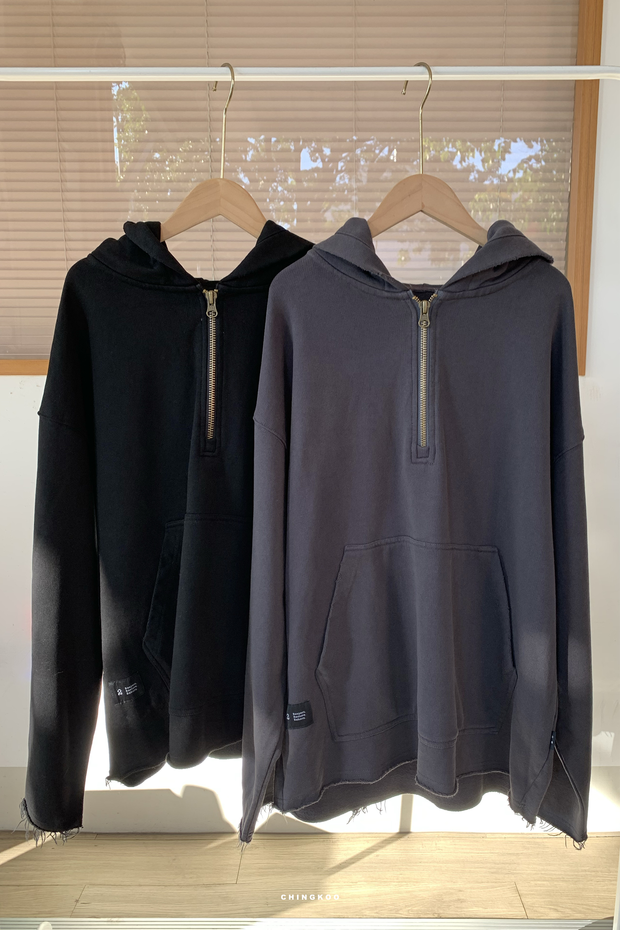 More in Dec｜不收邊厚磅連帽t 2色