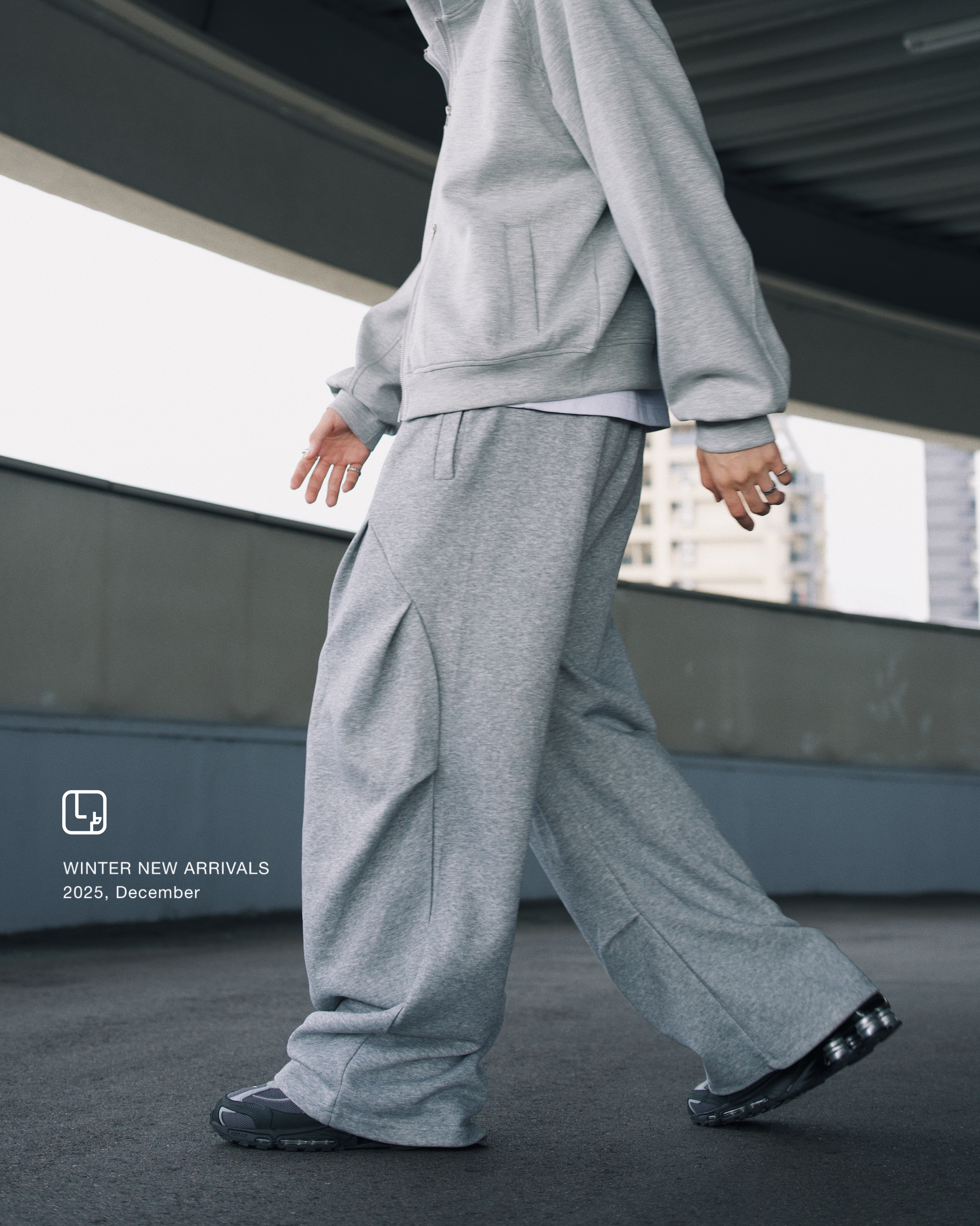 <超級帥> IVORY 基礎 側抓皺 線條 皺褶 棉褲 兩色 HK0049