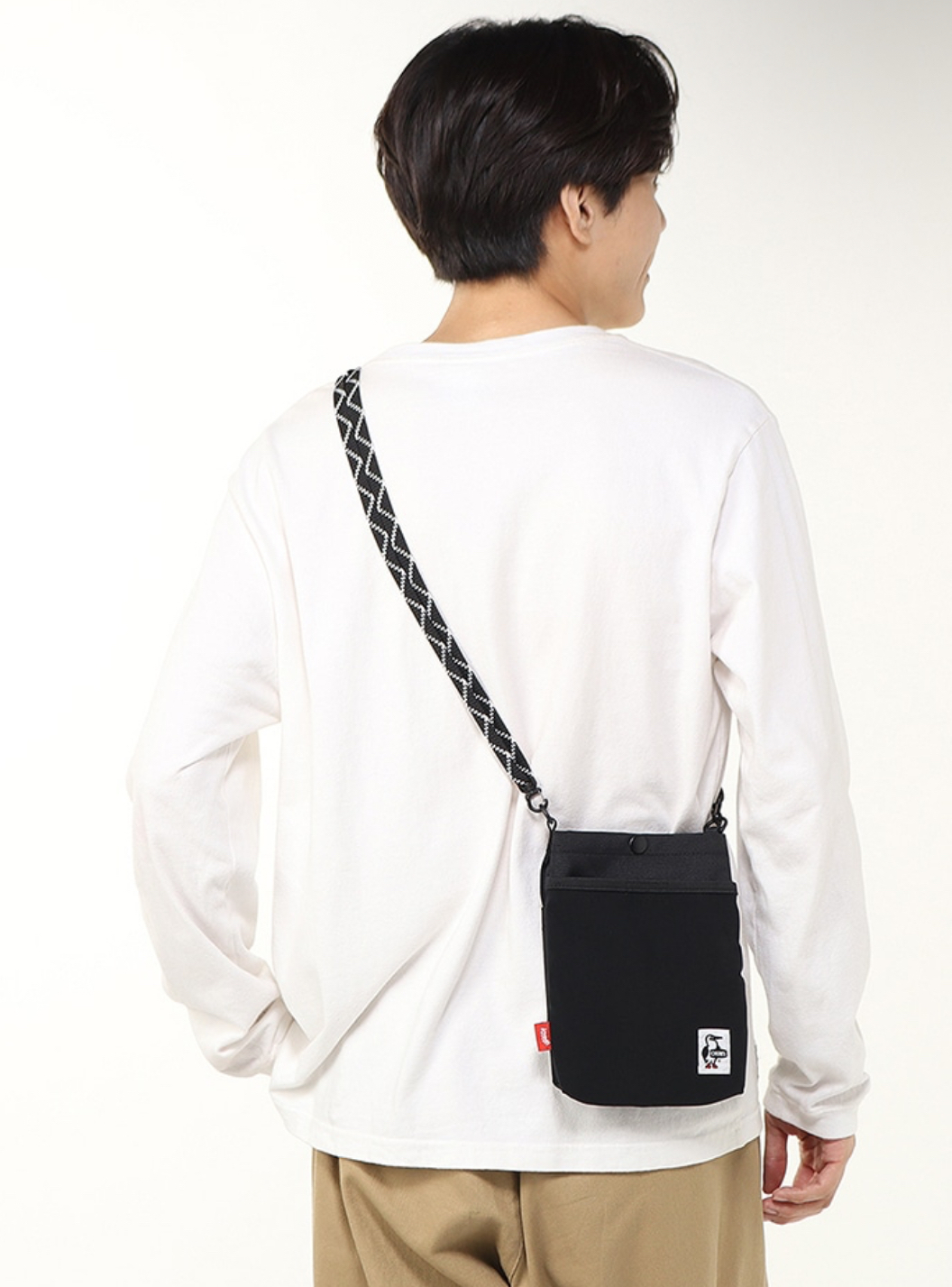 CHUMS RECYCLE MESH POCKET SHOULDER - BLACK