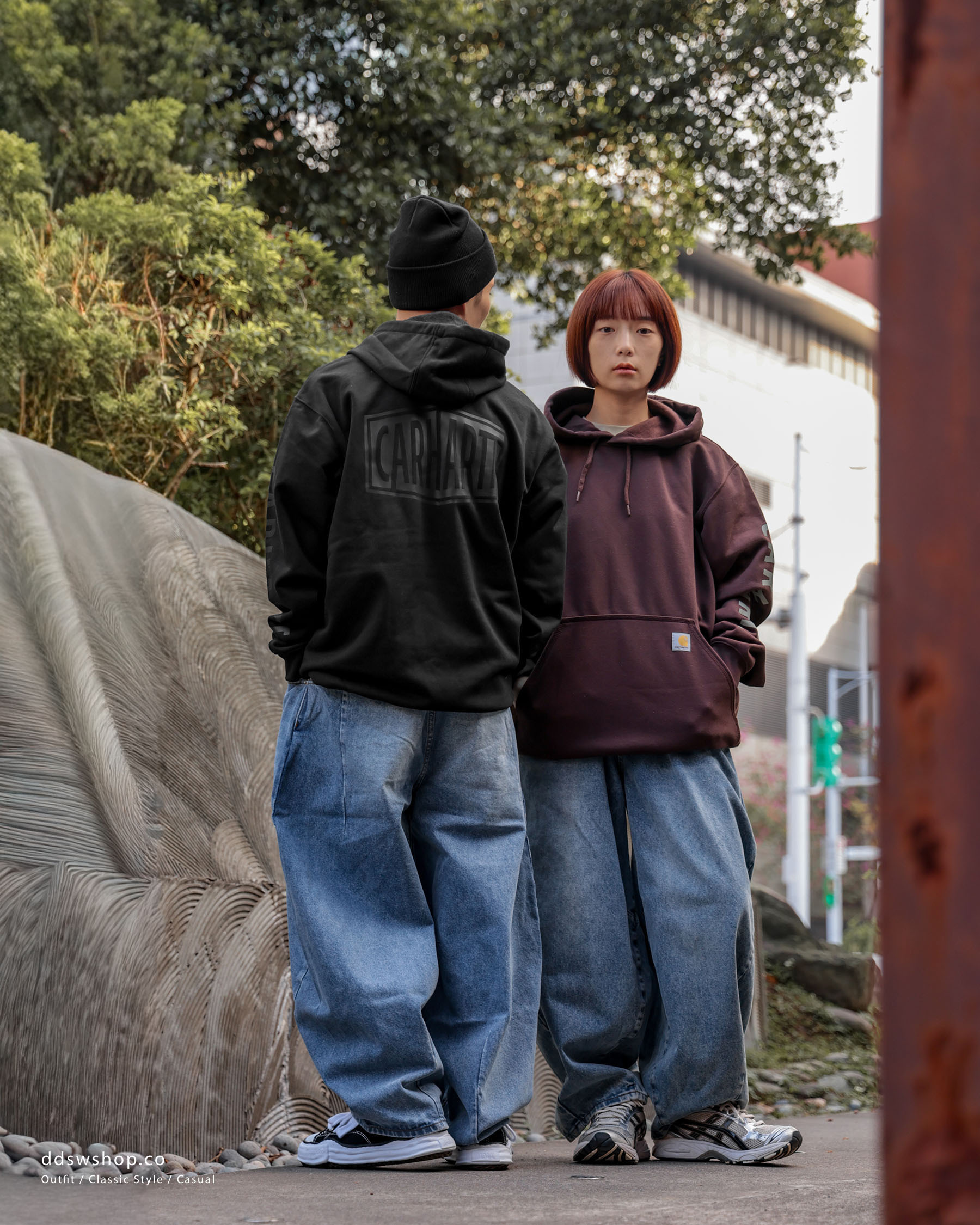 "黑五限時特價" CARHARTT 美線 Rain Defender® Loose Fit 107030 背圖 刷毛 帽T