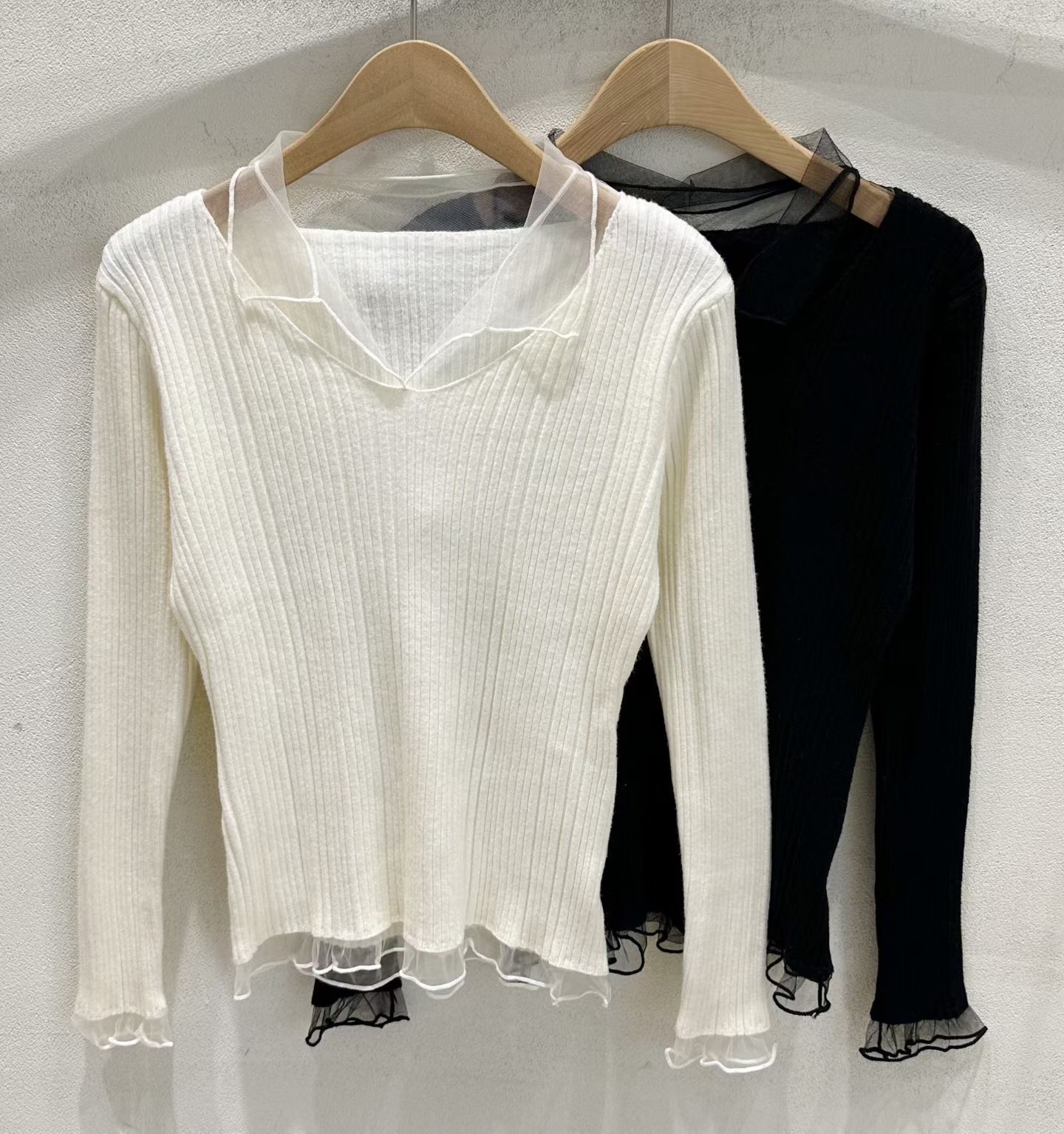 SU5373 紗質拼邊直坑紋上衣