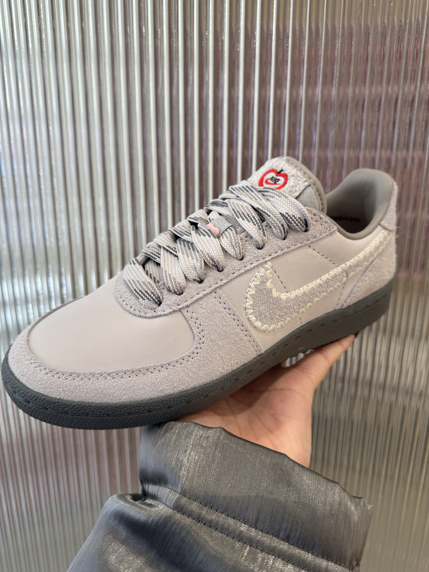 代購-Nike Field General 82 Valentines Day 情人節限定 休閒鞋 男女同款 灰粉 HV5994-001