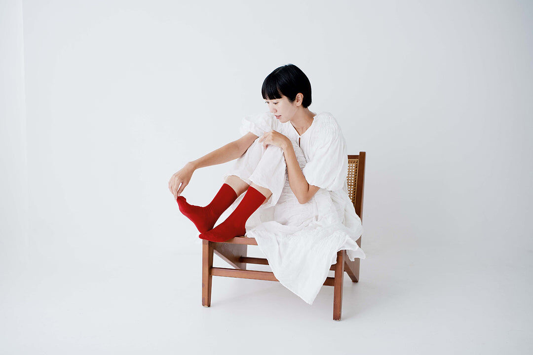 hakne 柔滑絲綢襪