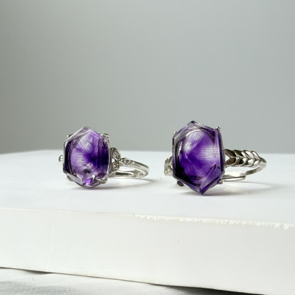 達碧茲紫水晶戒指