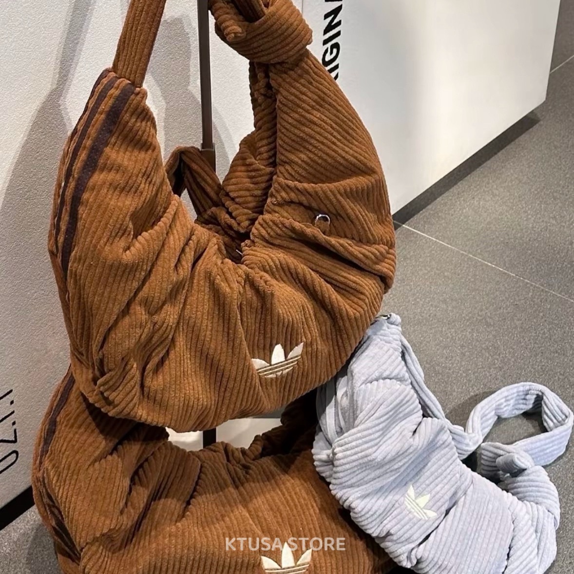 🔥<愛迪達Adidas Originals>  燈芯絨雲朵包 餃子包