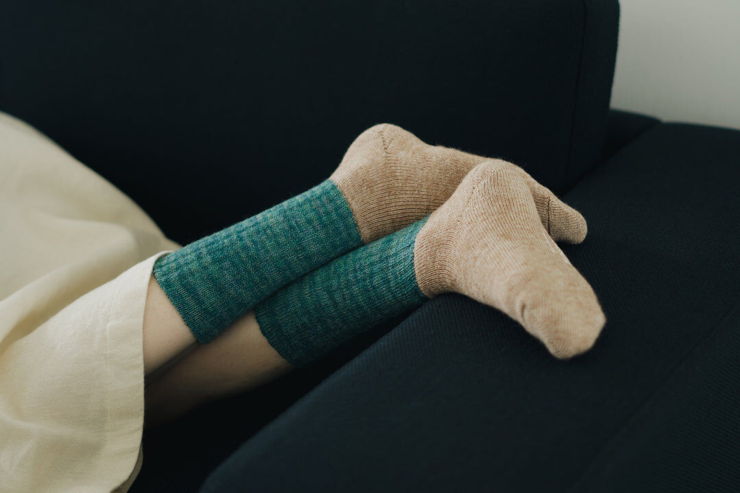 NISHIGUCHI KUTSUSHITA 馬海毛厚絨襪