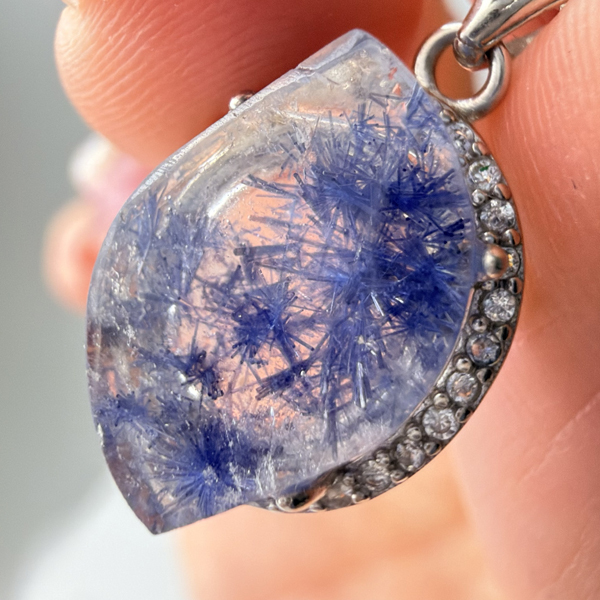 藍線石吊墜
