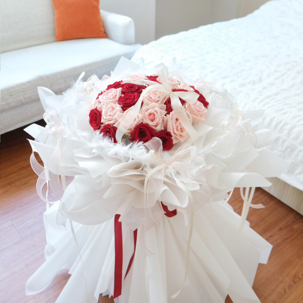 芭蕾風包裝玫瑰花束（33朵雙色） /進口鮮花玫瑰