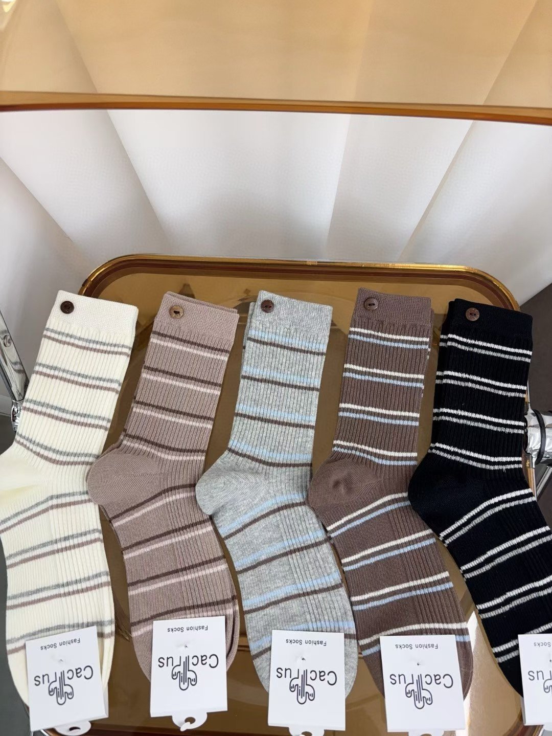 CT5377 撞色條紋鈕扣襪 (任選2對$48)