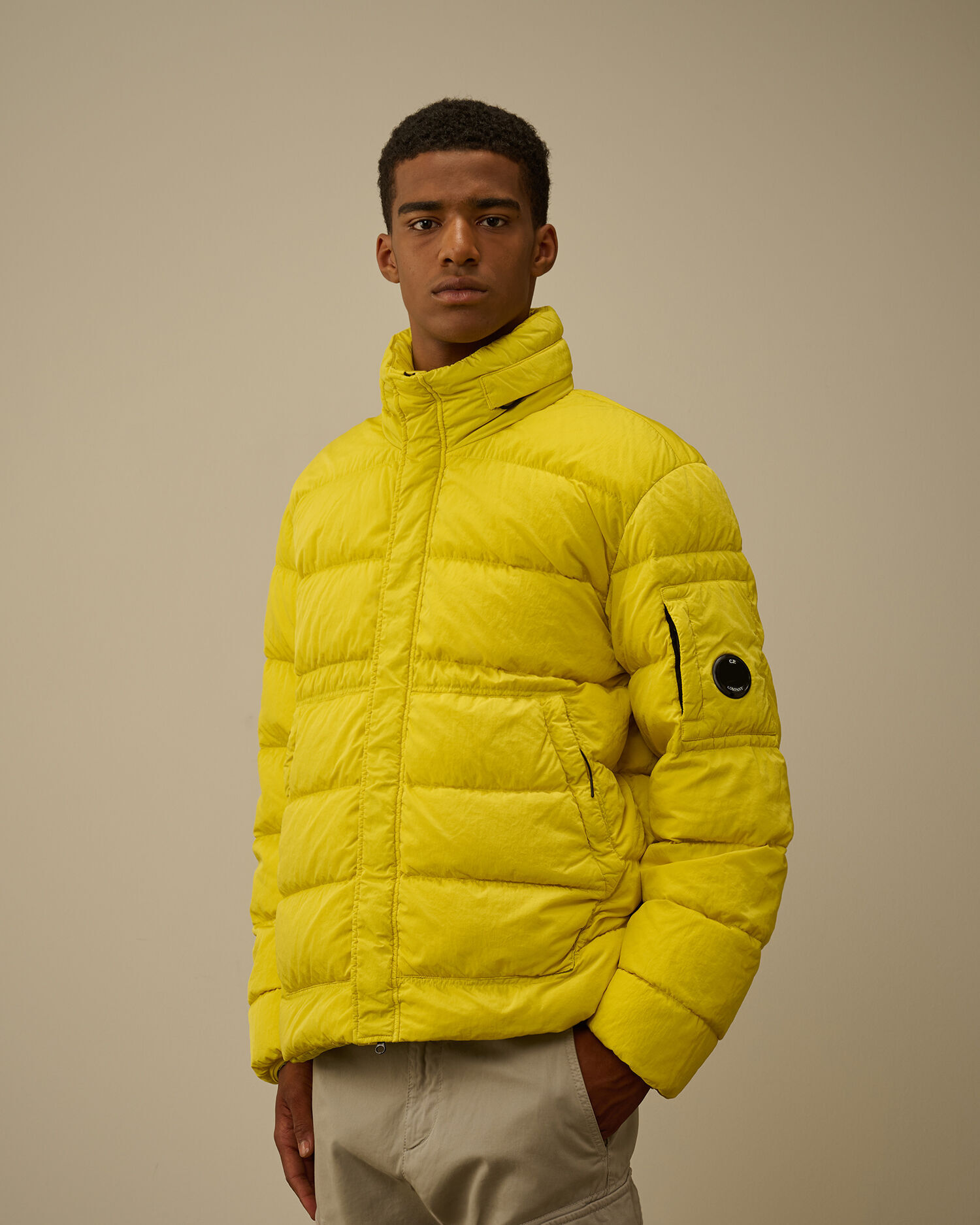 【代購】C.P. Company Chrome-R Down Jacket 鏡面光澤羽絨外套 – 防風保暖・義式機能質感