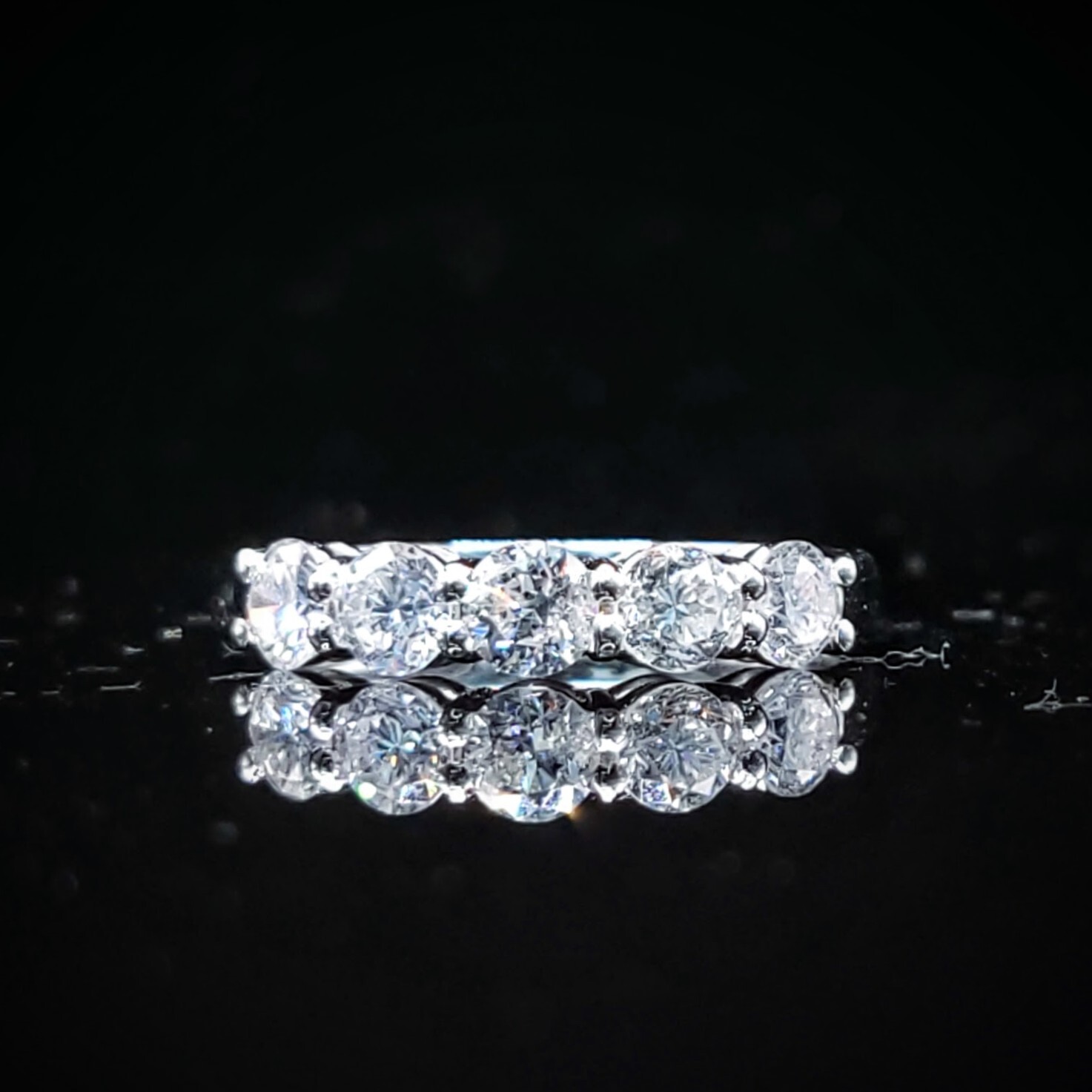 全新18K白金1卡11份鑽石戒指