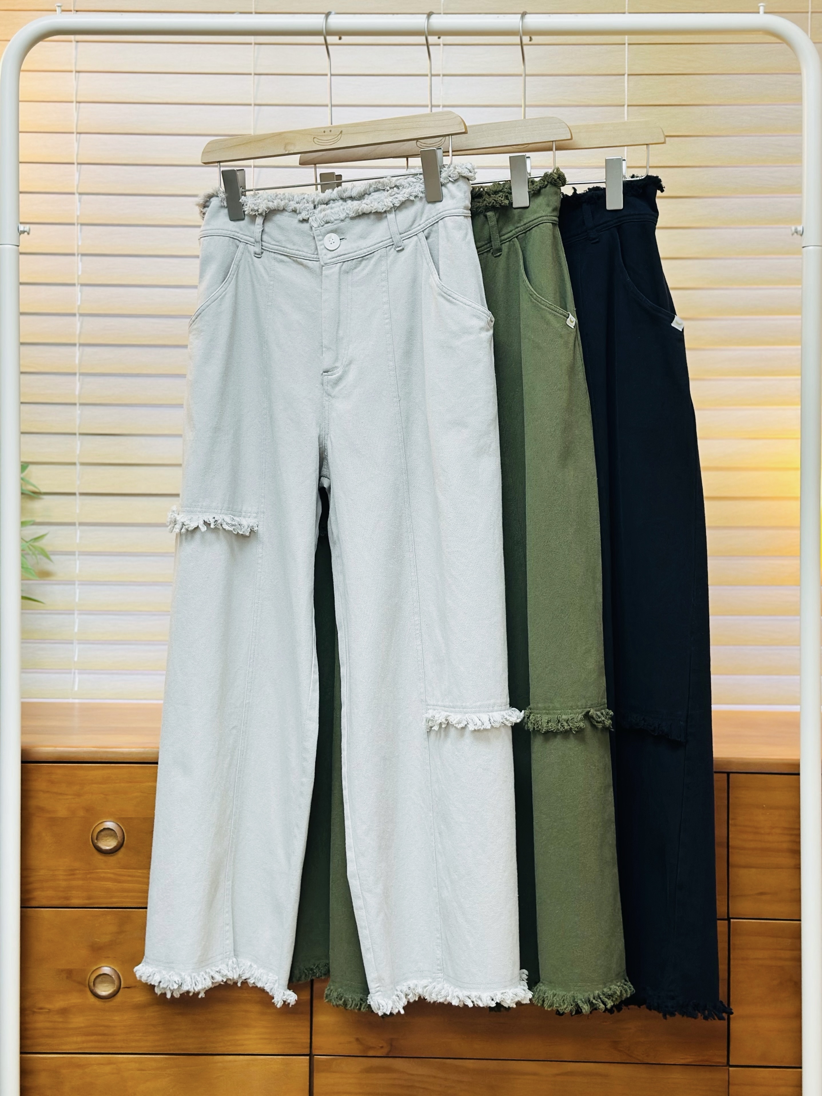 三色 / 流蘇造型感闊腳長褲 / Frayed Hem Wide-Leg Pants