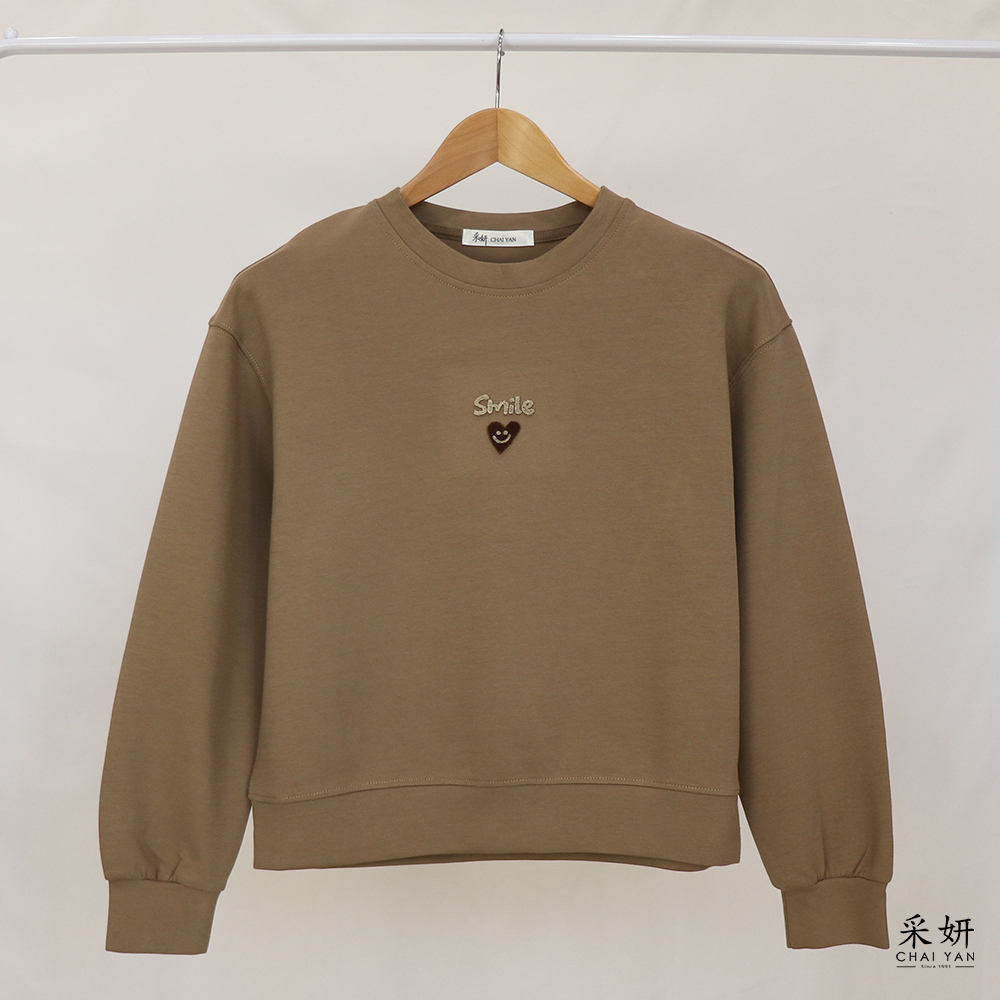 微笑立體刺繡長袖上衣