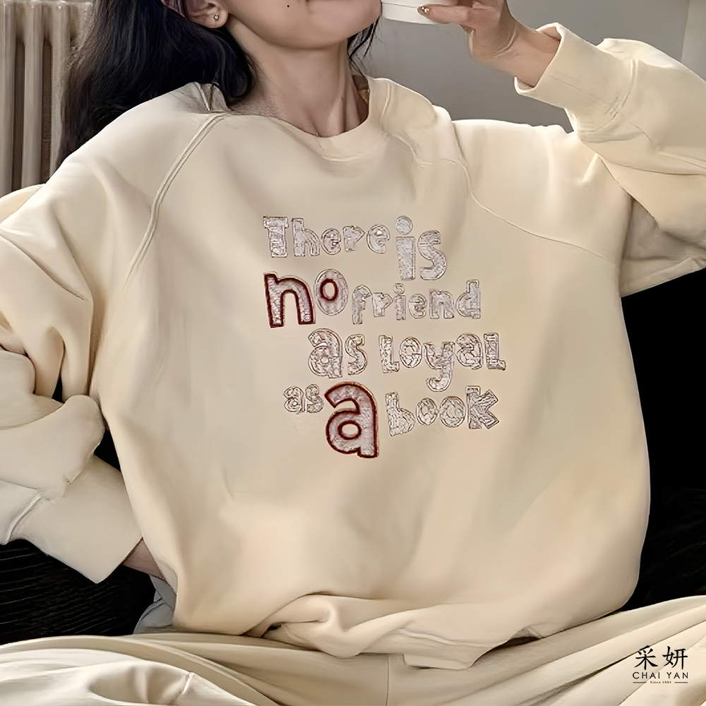 字母刺繡空氣棉寬版長袖上衣