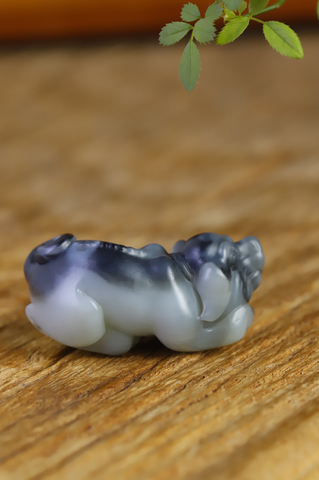 127112 和田玉青花旺財生肖狗