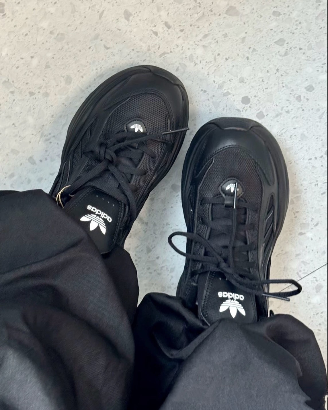 Adidas Originals Ozgaia 厚底 增高 老爹鞋 JQ4110 黑色