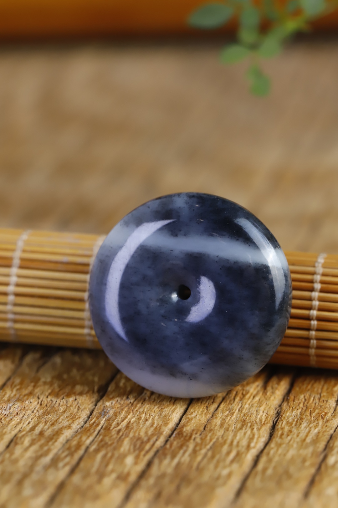 127119 和田玉青花平安扣 (38mm直徑)