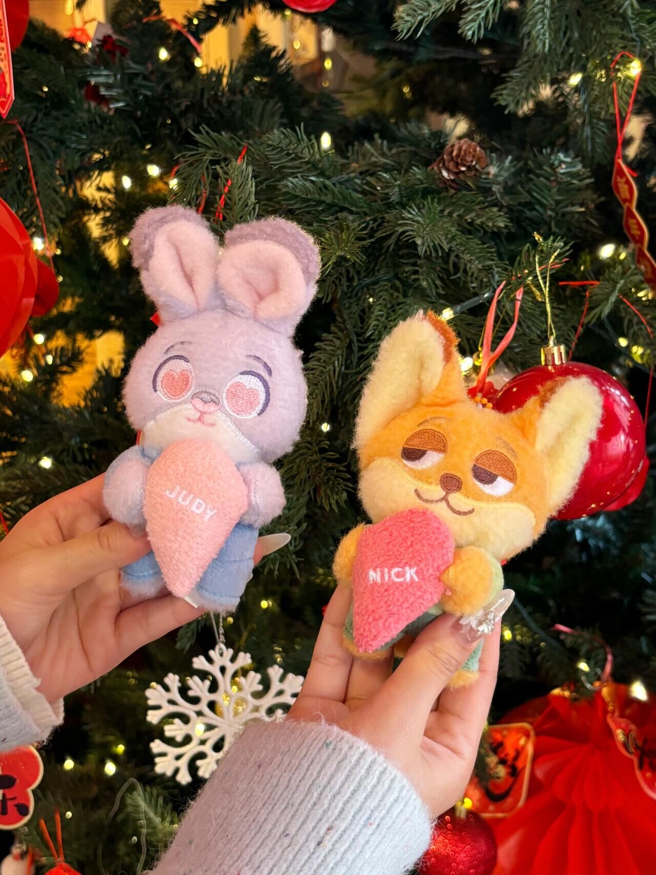 本週限時接單!! 迪士尼 動物方城市 正版授權 磁吸愛心鑰匙圈 告白貼貼毛絨吊飾 掛件 吊飾 茱蒂 尼克(兩對再享7-11寄送免運) /現貨 下單1個就是圖片中的一對！！