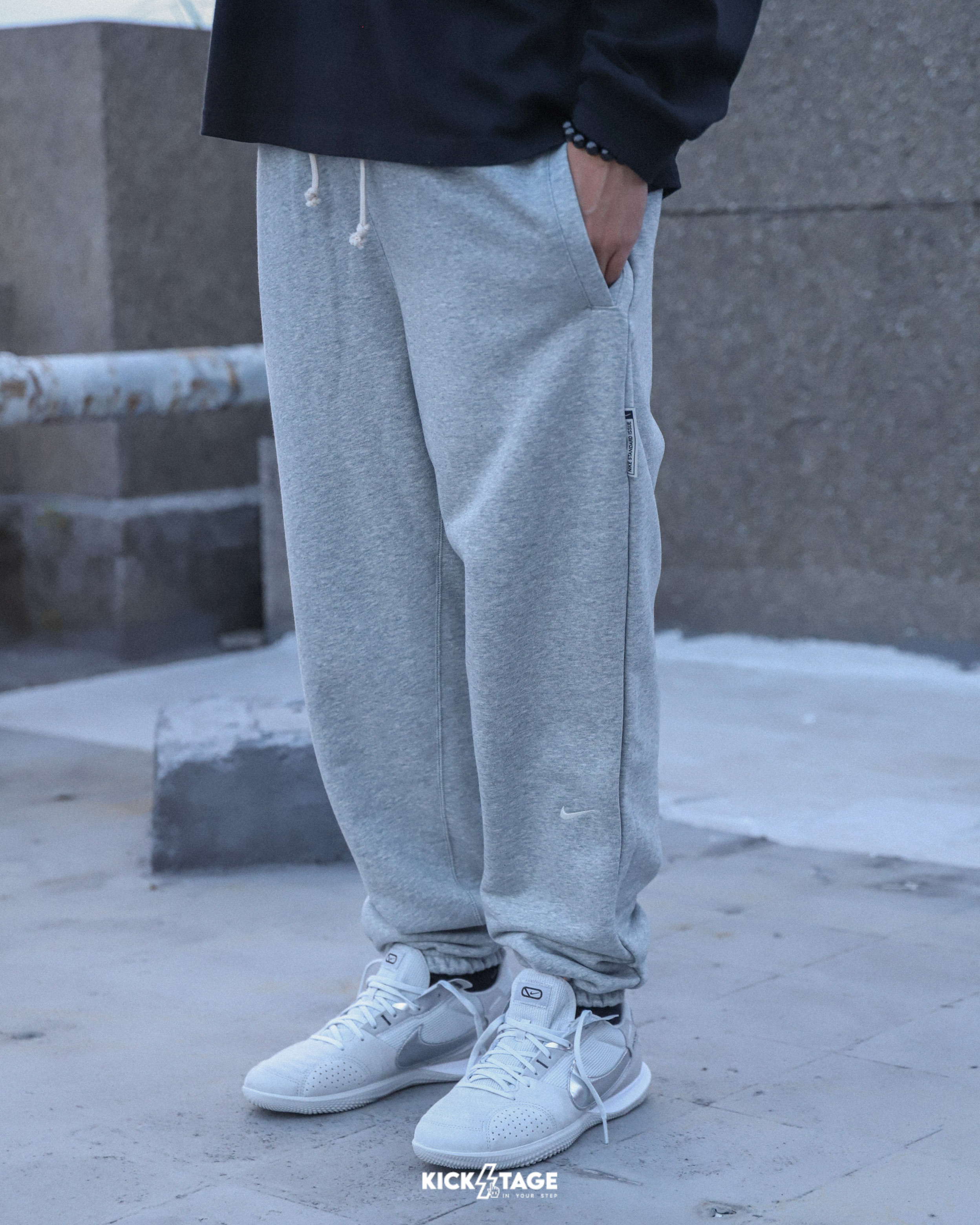 男款 NIKE DRY PANTS 灰色 黑色 刺繡LOGO 縮口 棉褲 長褲【FZ0225】NKTF