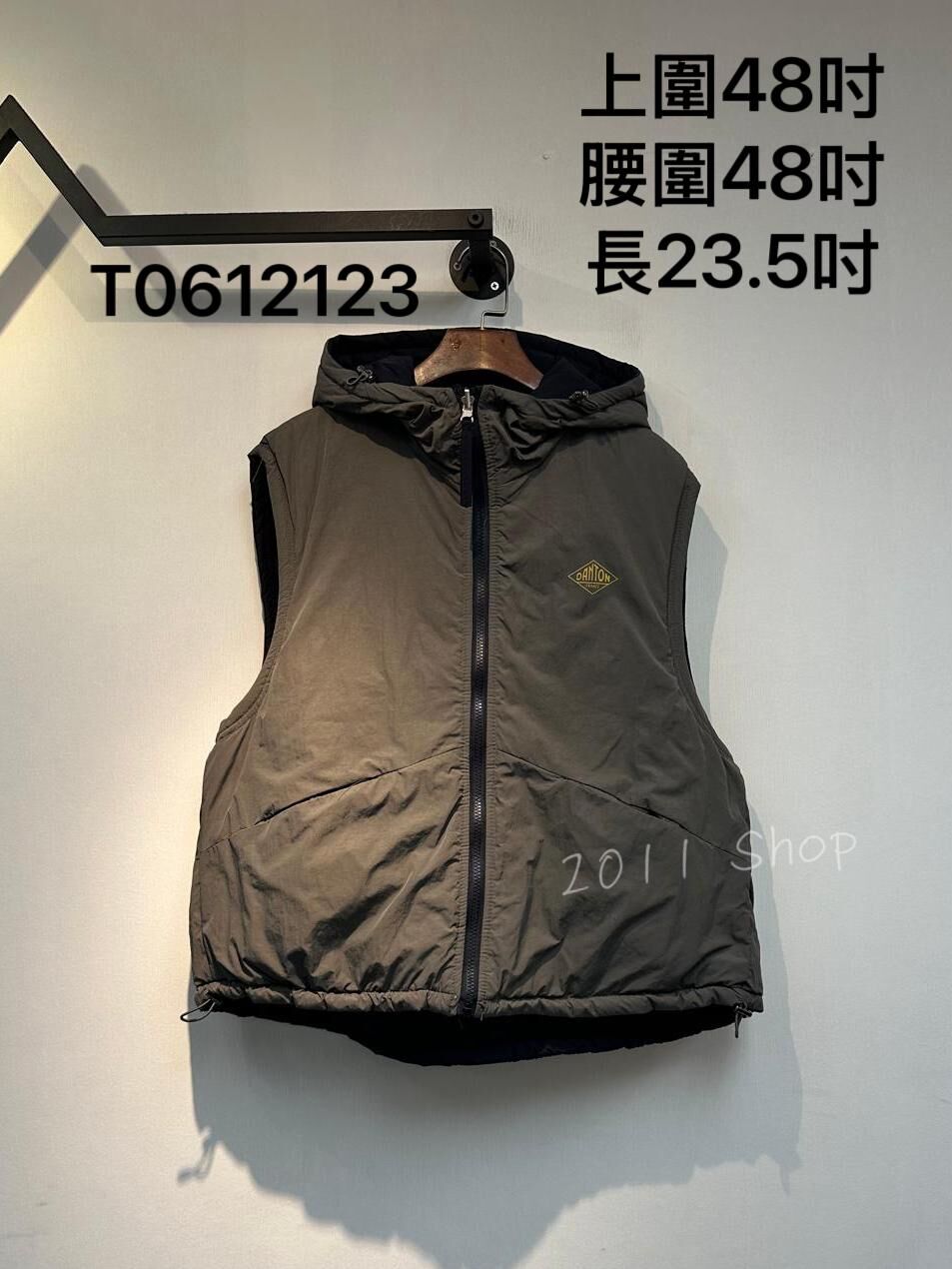 *不設優惠* 出口日本雙面風褸料背心外套  上圍48吋 腰圍48吋 長23.5吋  T0612123