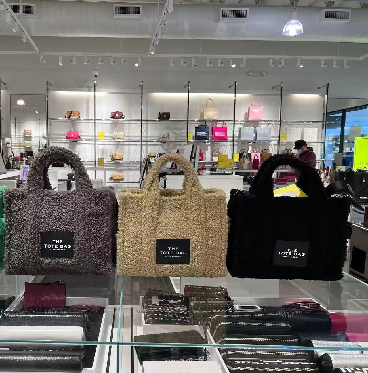 【預購】Marc Jacobs K121201 The Teddy Medium 托特包