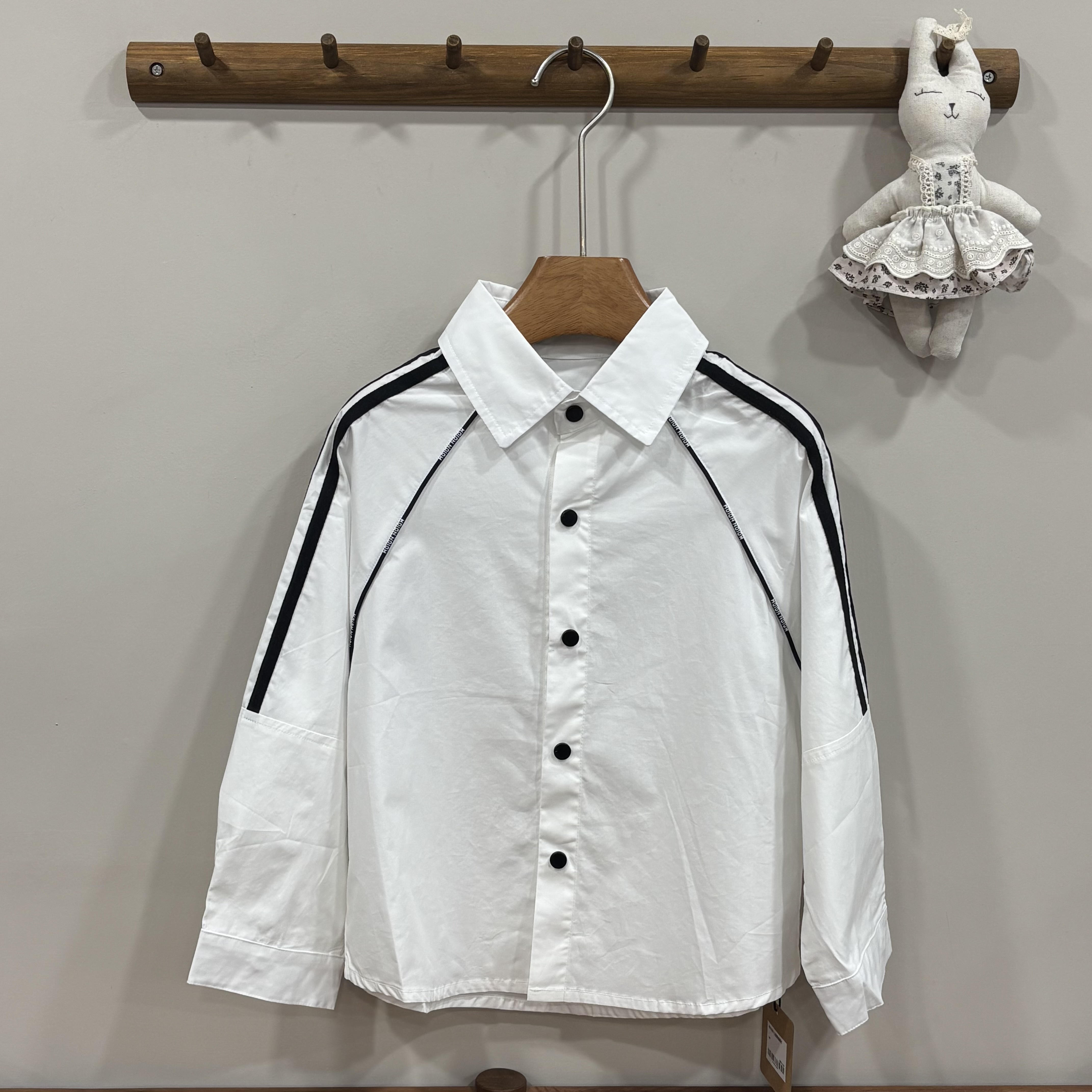 A02861立體黑線襯衫