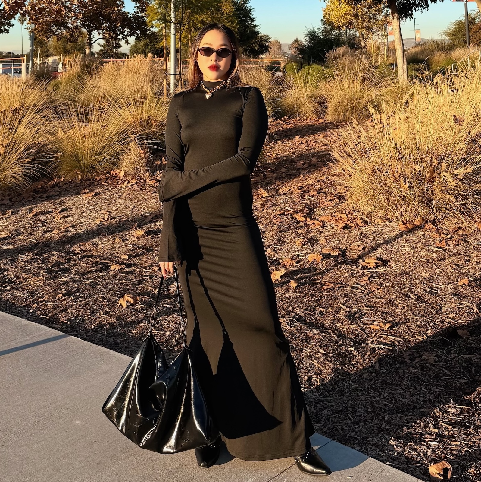 美式曲線挖背長洋裝