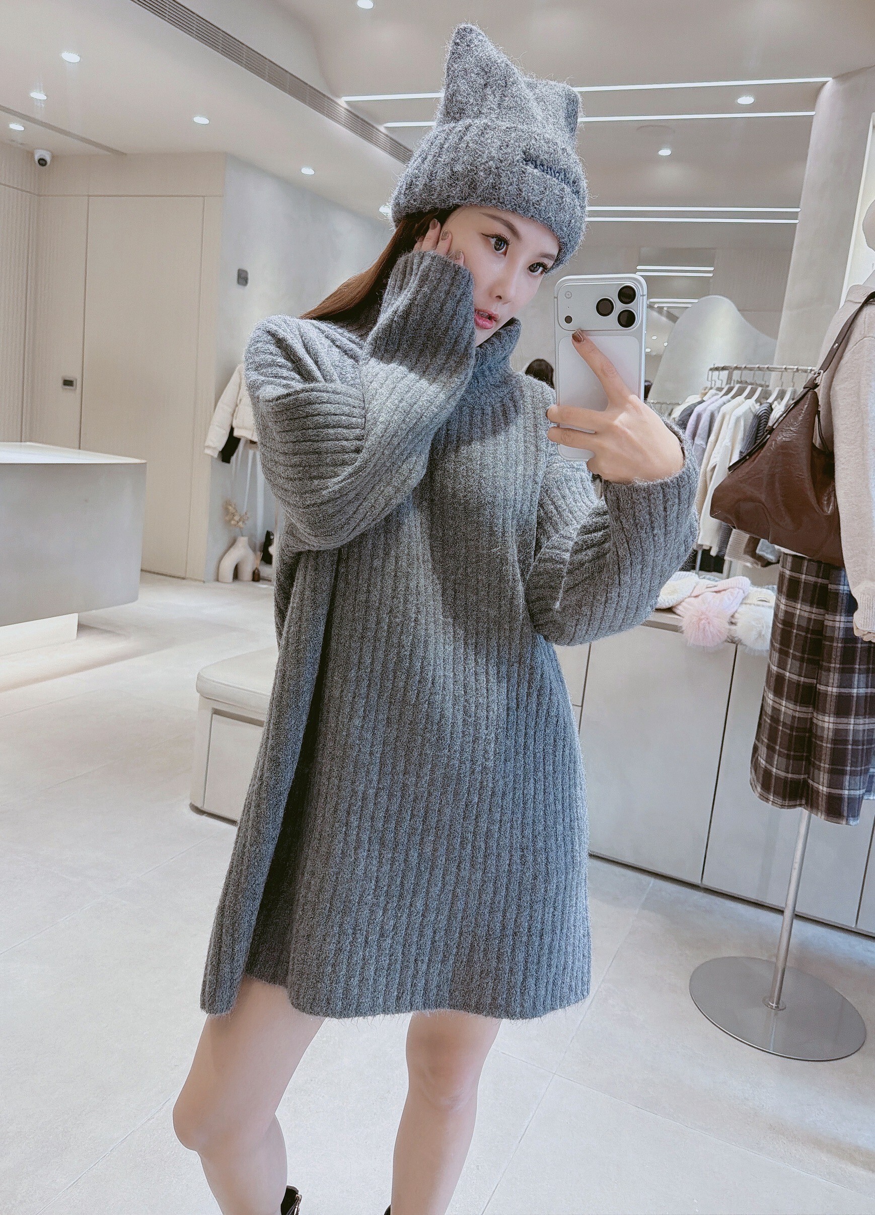 高領厚料坑紋長版針織衣