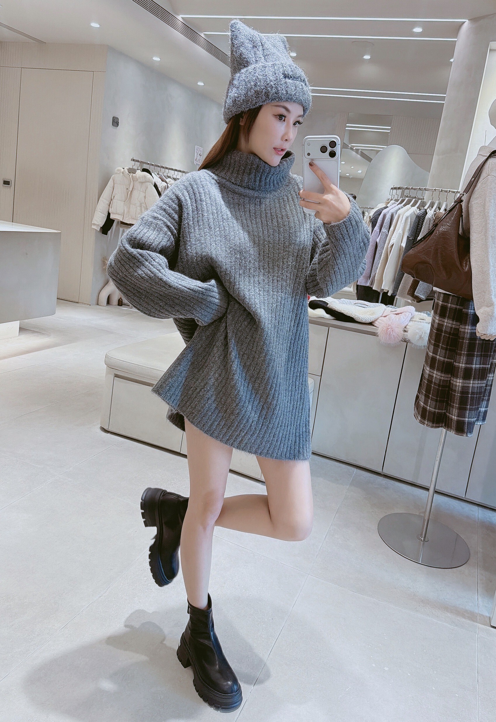 高領厚料坑紋長版針織衣