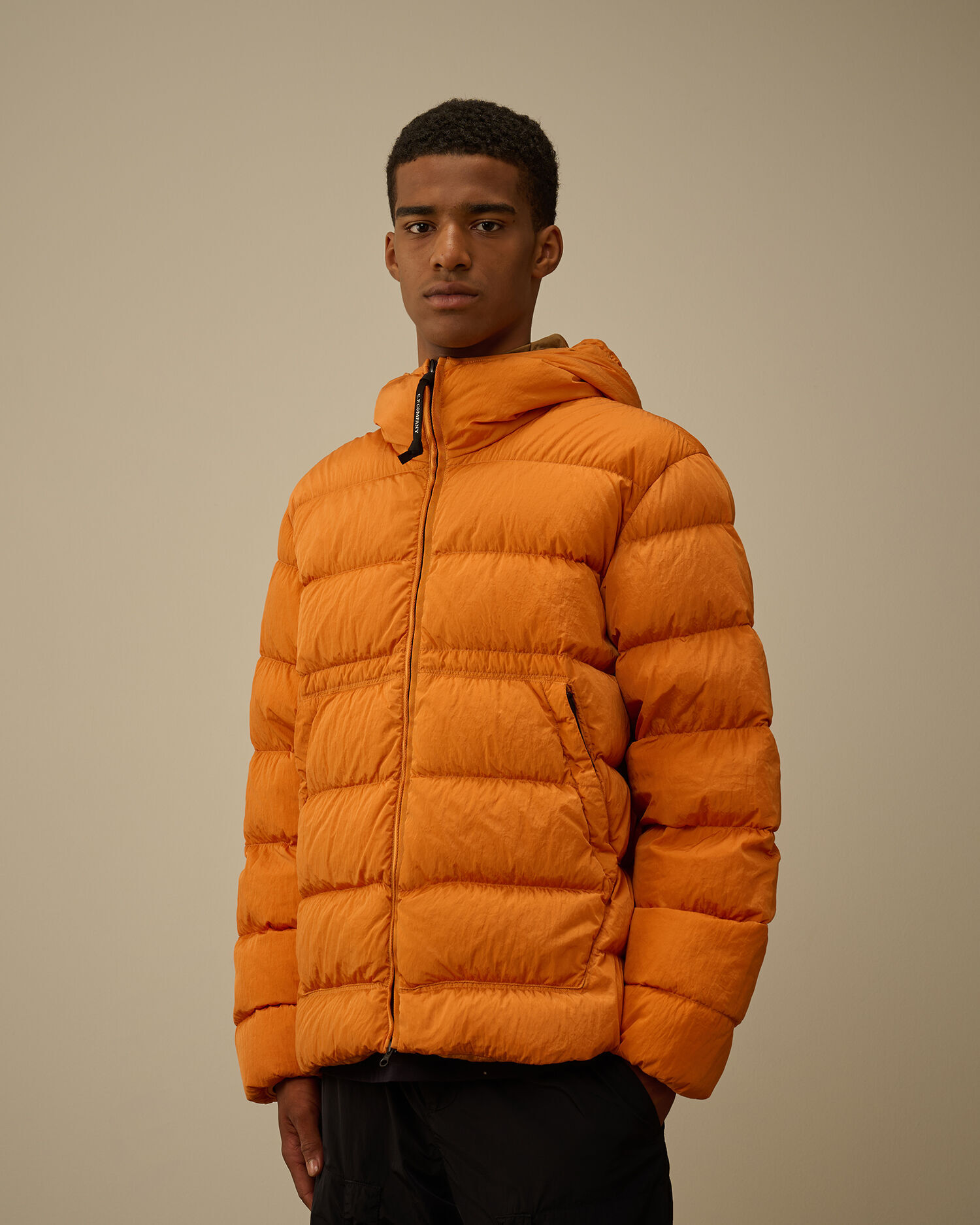 【代購】C.P. Company Chrome-R Goggle Down Jacket 鏡片連帽羽絨外套 – 高防護・輕量暖感