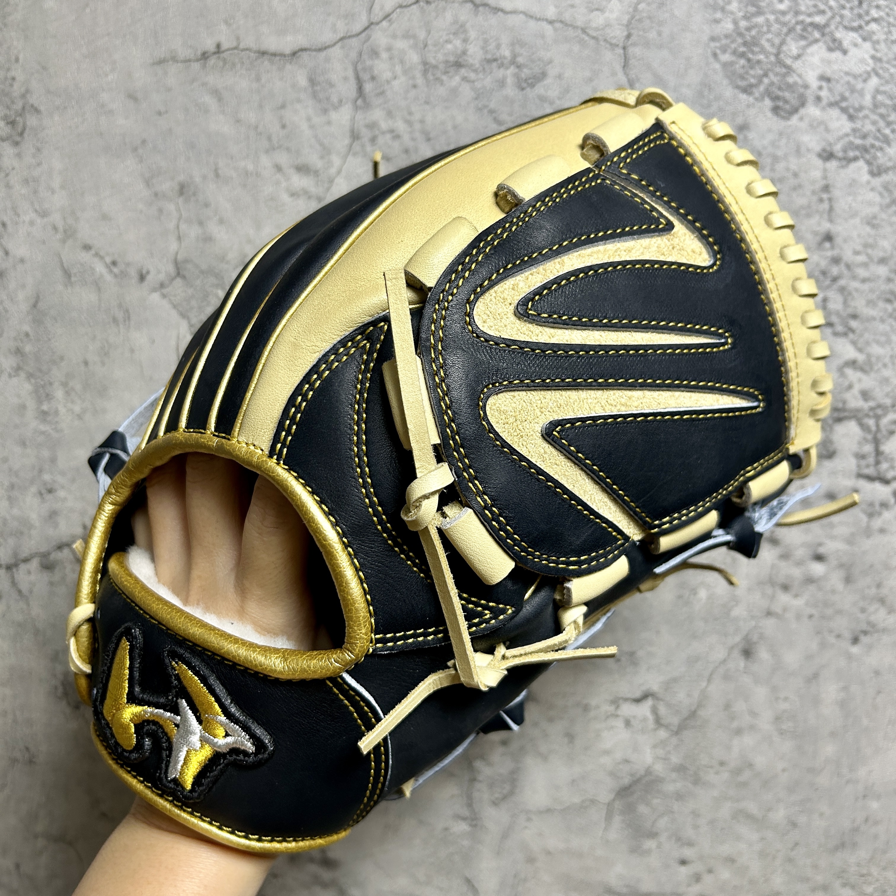 【照片分享】WorldPegasus 獨角獸 硬式 外野 WGKGP13