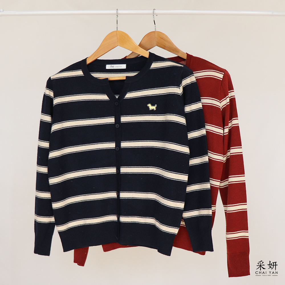 狗狗綴飾橫條假排釦針織長袖上衣