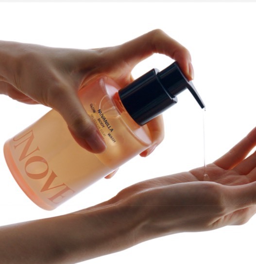 UNOVE 柔光保濕沐浴露