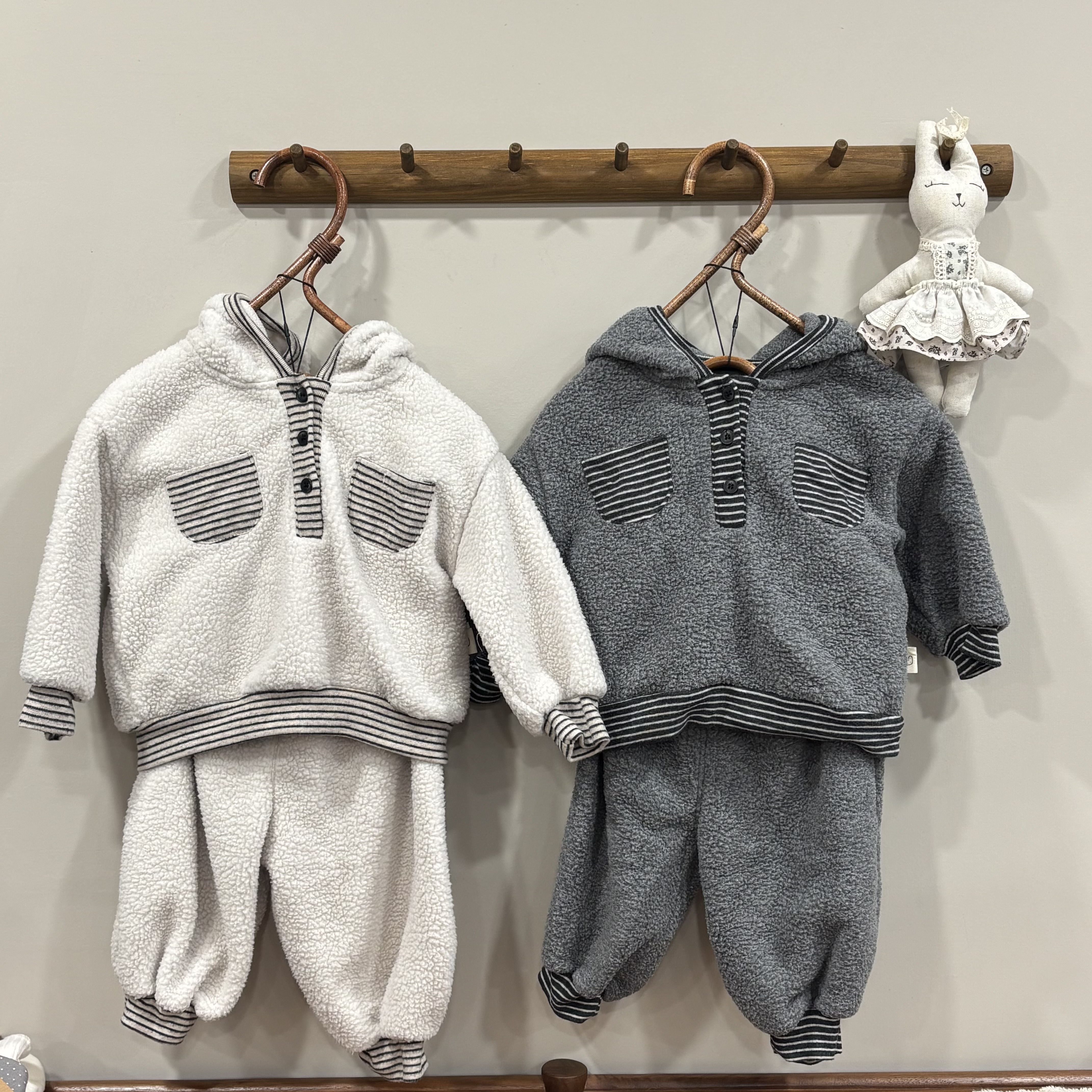 A03713拼接條紋毛毛套裝