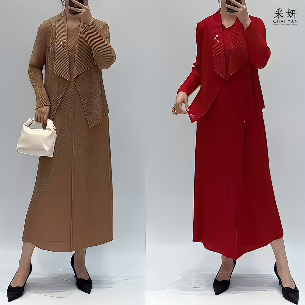 兩件式 可拆胸針素色壓褶洋套裝