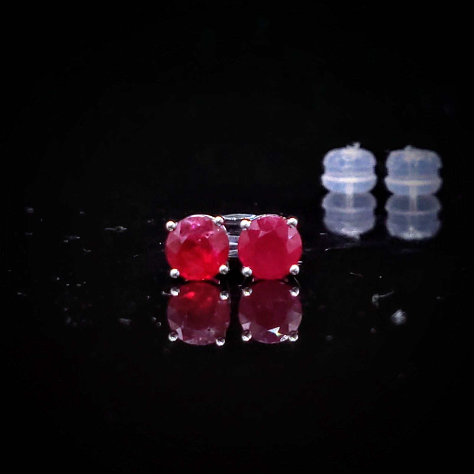 全新18K白金【主石1卡31份紅寶石】耳環