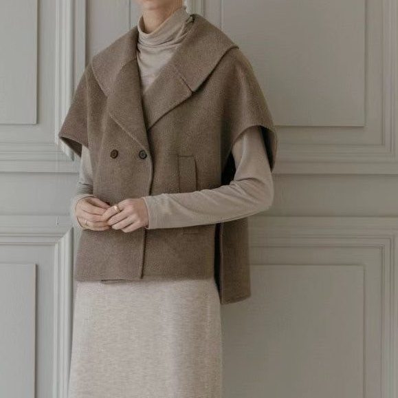 摩卡奶昔色系雙排釦短袖斗篷外套 / 2色