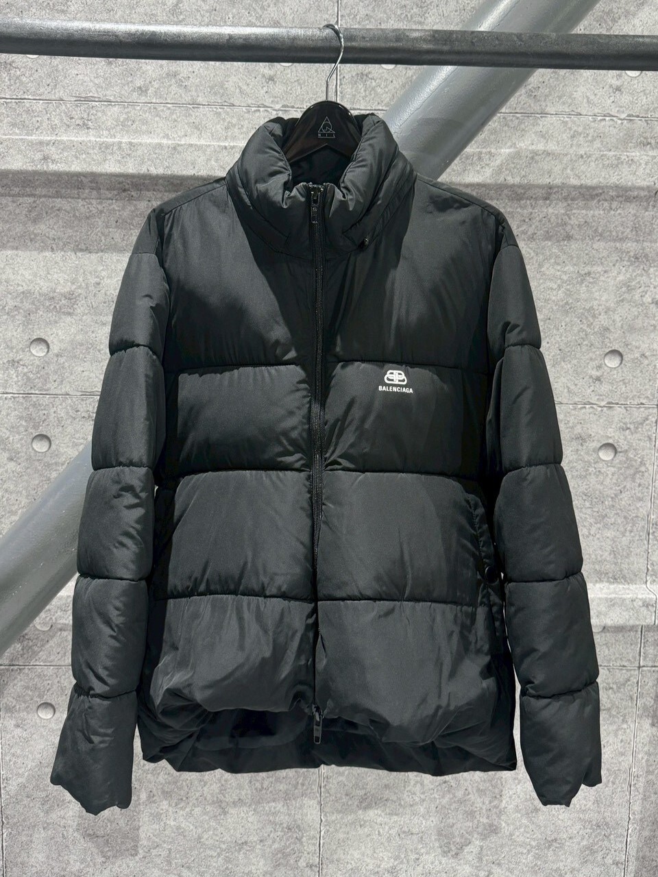 4折 小賈同款 Balenciaga 黑色雙B鎖扣logo解構羽絨外套