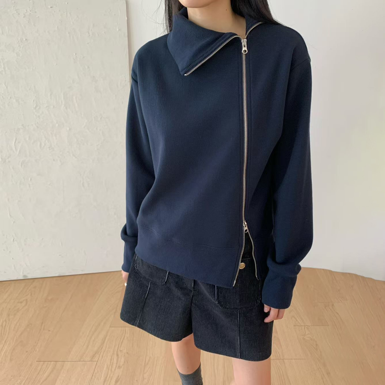 不對稱大小領片拉鍊造型休閒外套 / 2色