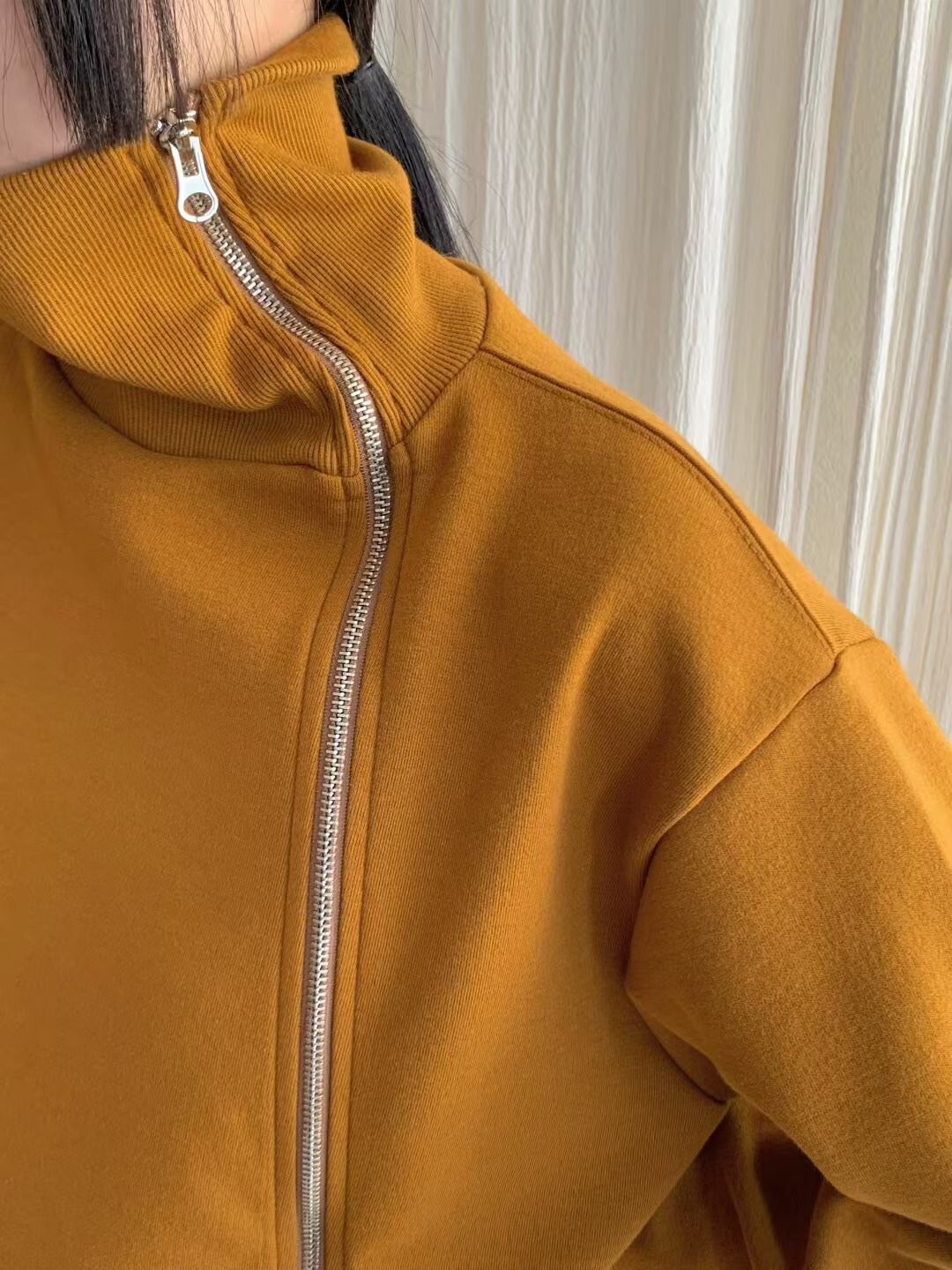 不對稱大小領片拉鍊造型休閒外套 / 2色