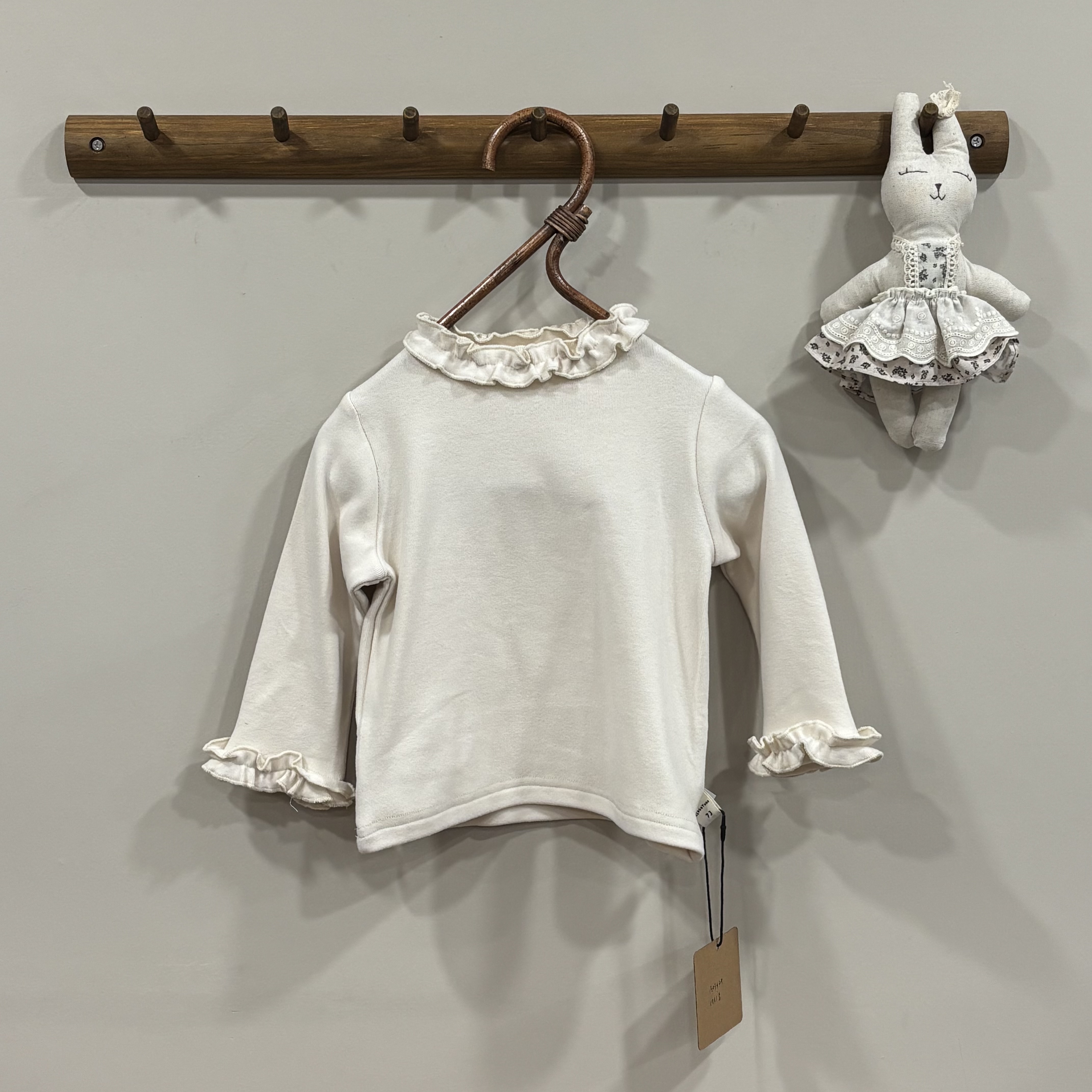 A03429 花瓣領內搭上衣