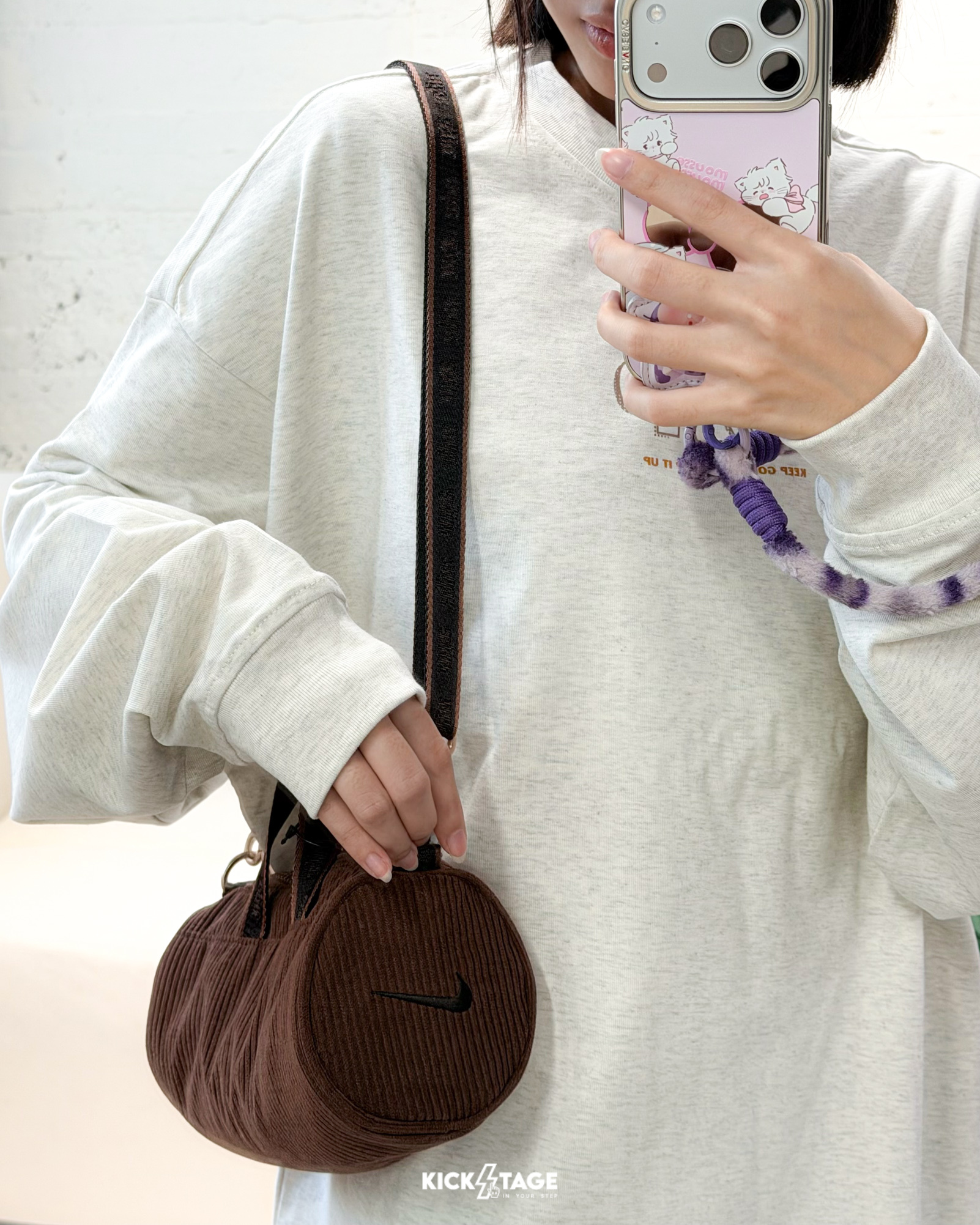 NIKE SPORTSWEAR CLASH 棕 圓筒 手提 燈芯絨 隨身包 側背包 斜背包【HQ4106-265】