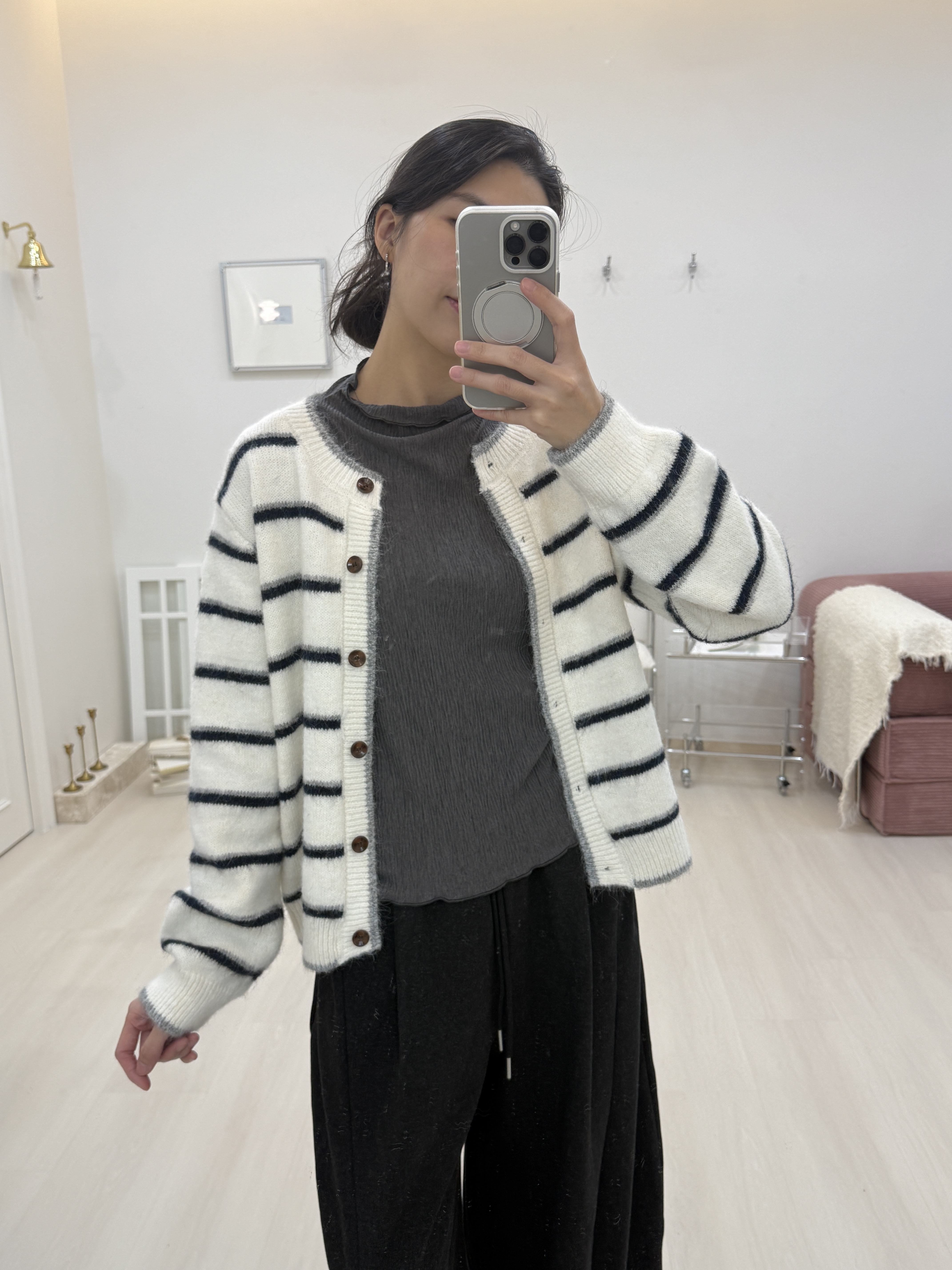 立領壓紋木耳邊上衣