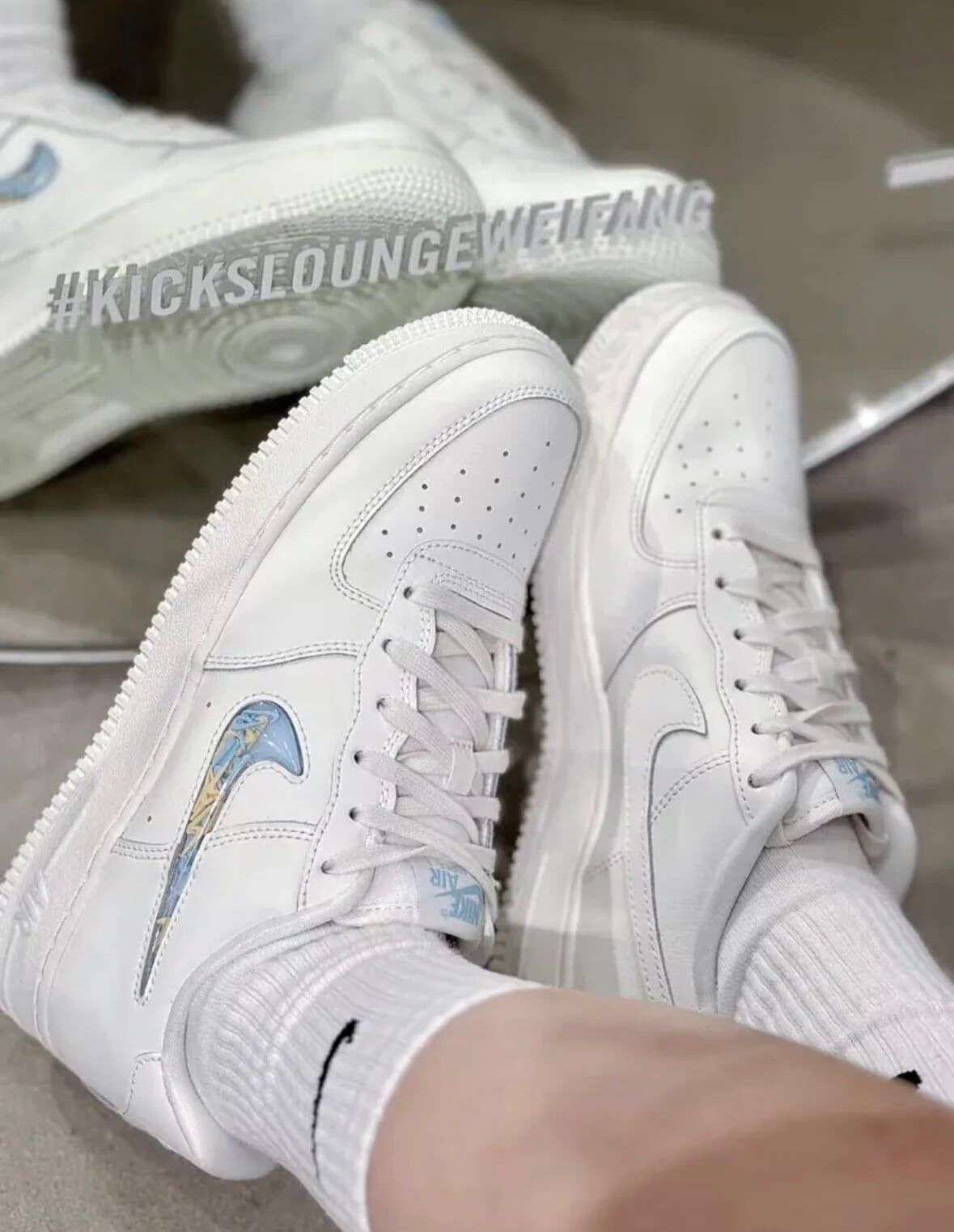 代購-NIKE AIR FORCE 1 GS氣泡小勾勾 白藍 IM6697-141