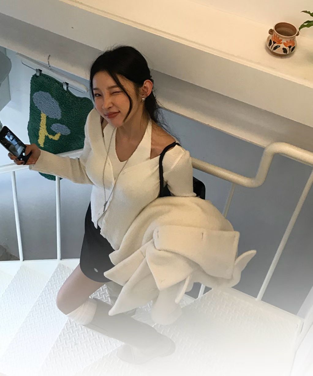 繞頸兩件坑條上衣