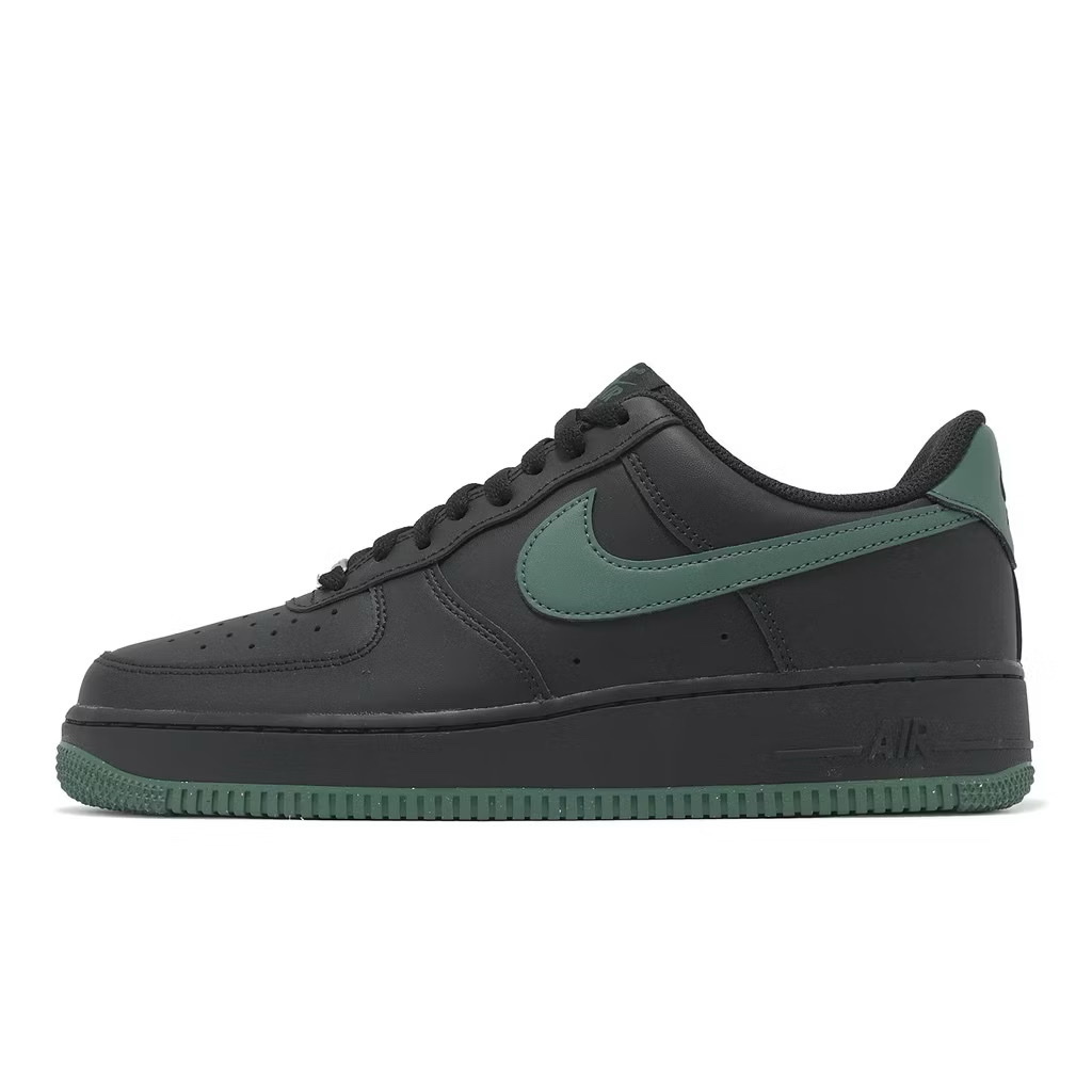 Nike Air Force 1 07 黑底綠鉤 FJ4146-001