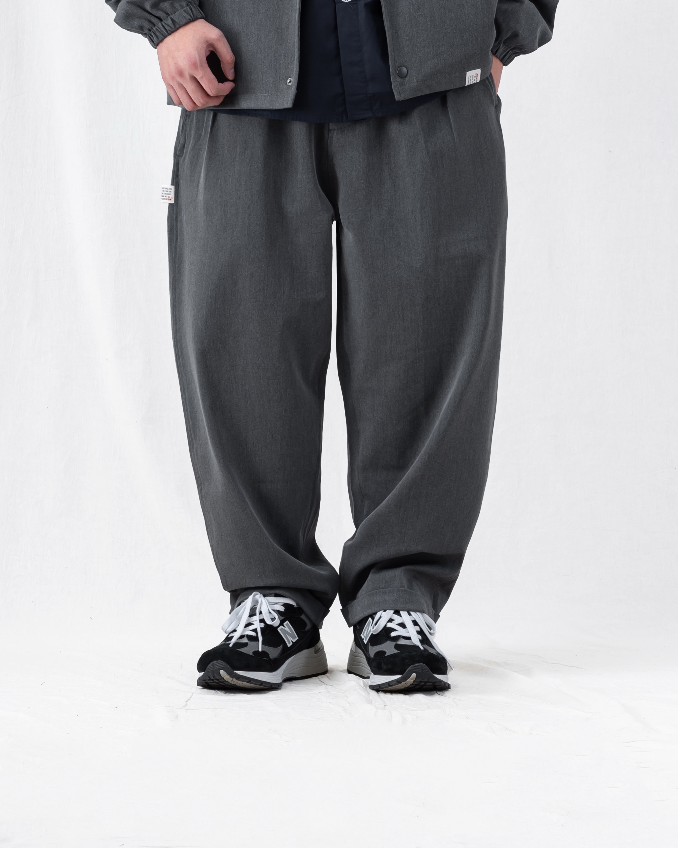 PERSEVERE 休閒感都會立體雙摺錐形休閒褲 深灰/淺灰 25 A/W Suiting Pleated Tapered Trousers