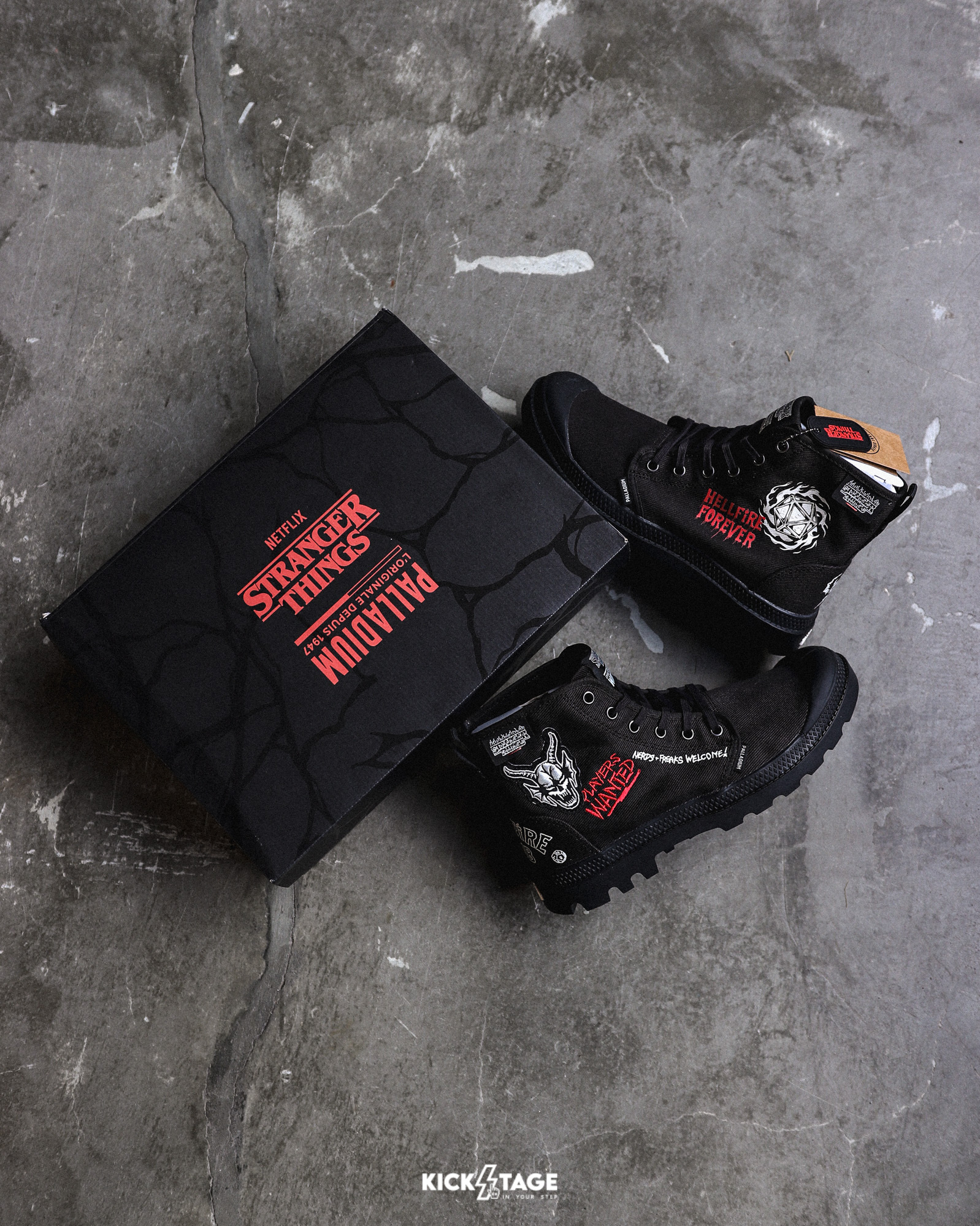 男女鞋 PALLADIUM PAMPA HELLFIRE 黑 怪奇物語 地獄火俱樂部 聯名 刺繡 塗鴉 休閒鞋 靴子【74496-001】