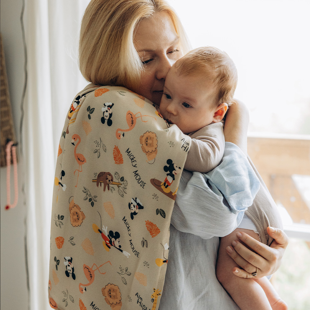La Millou波蘭 竹纖涼感巾加大(140x110cm)｜抗菌包巾｜米奇系列_動物園篇(質感棕底)