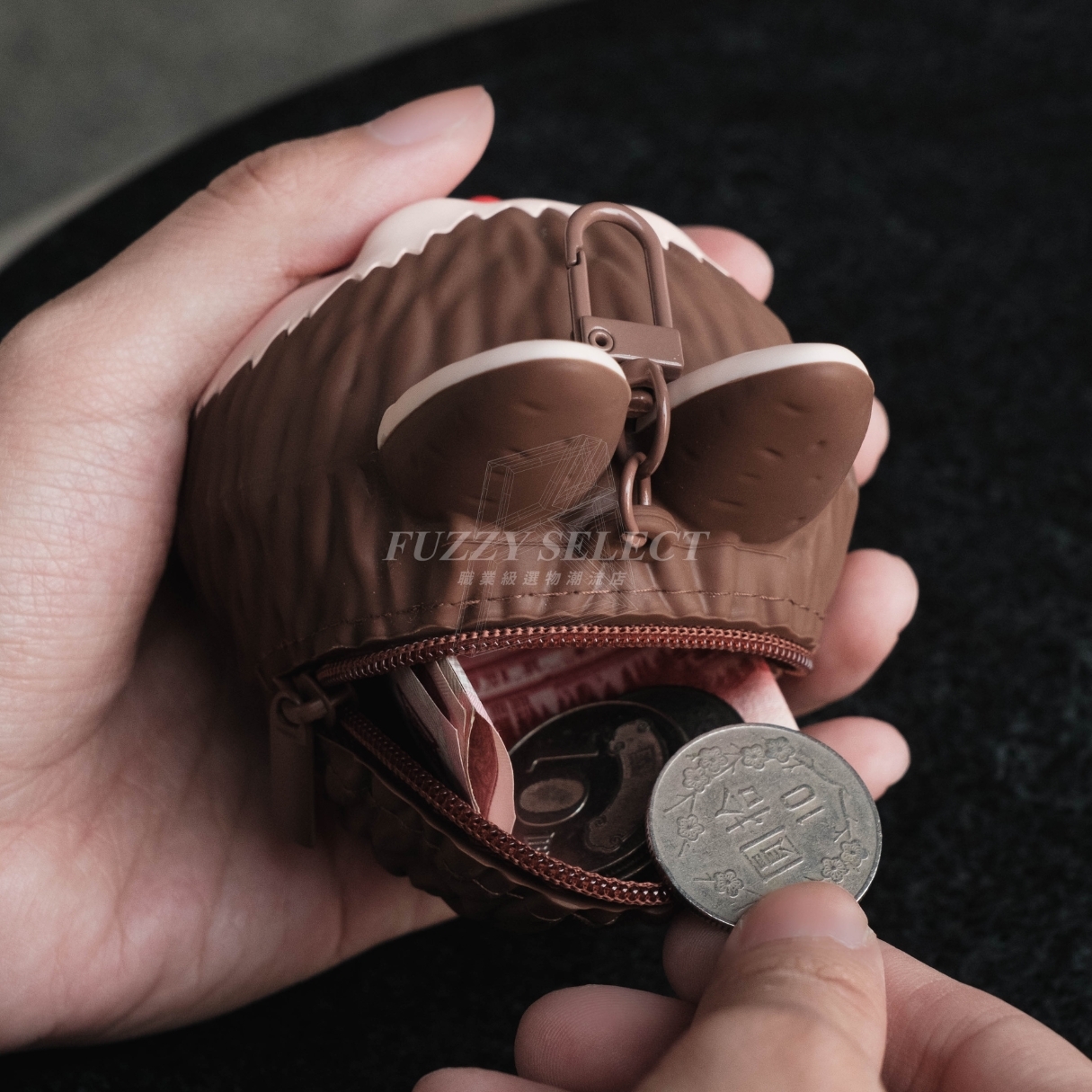 【逢甲 FUZZY】泡泡瑪特 Labubu The monsters 耳機包 零錢包 矽膠 吊飾 12305180030